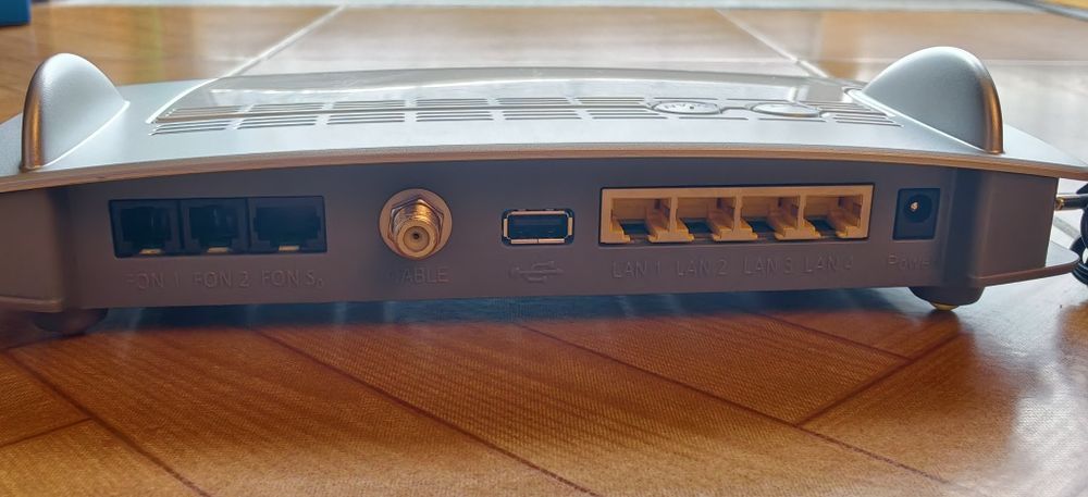 AVM Fritz Box/Router 6490 Cable / 2.4+5.0 GHz  802.11a/g/b/n/ac 2xUSB