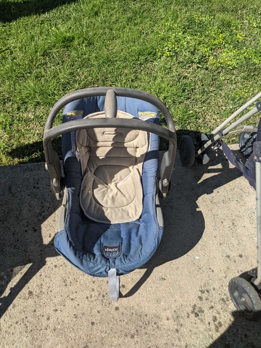 Carrinhos de passeio e cadeira OVO Chicco