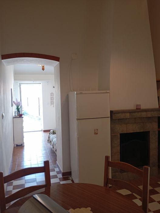 Vendo habitação T2 totalmente restaurado em Monte dos Mestres (Almodôvar )mais informações MP