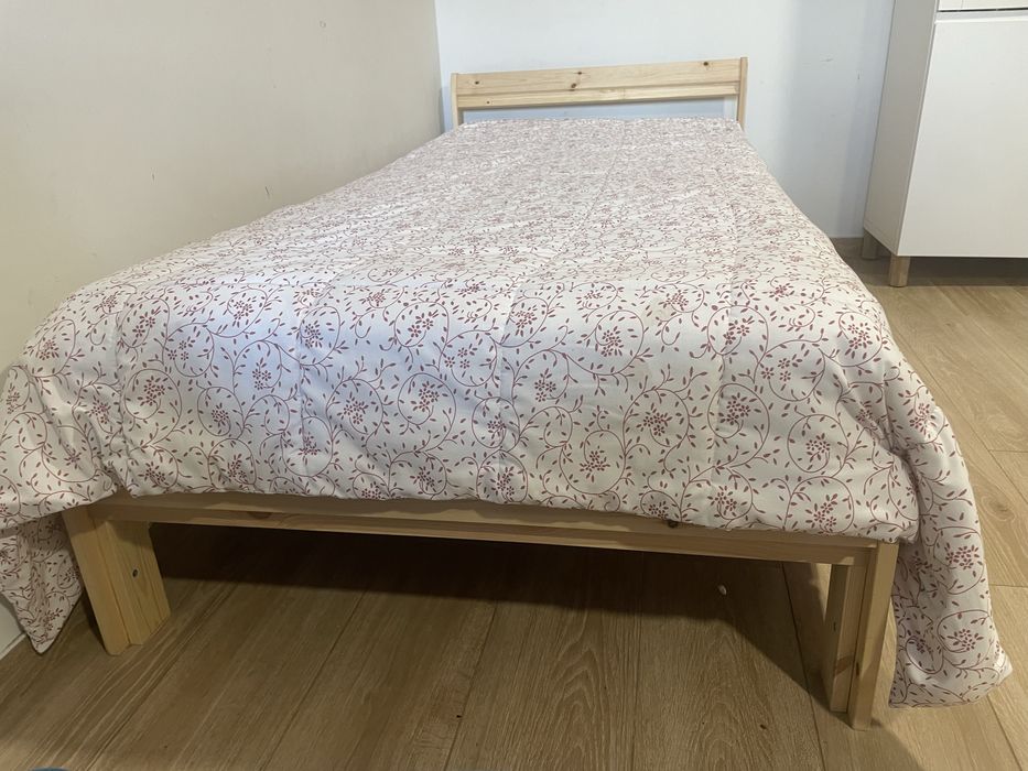 Cama de Solteito IKEA