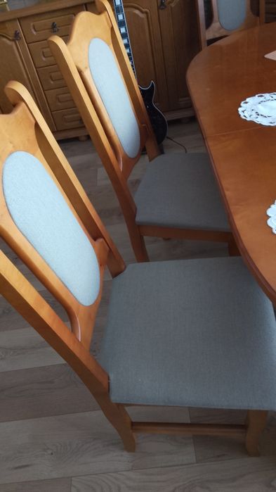 krzesła do salonu