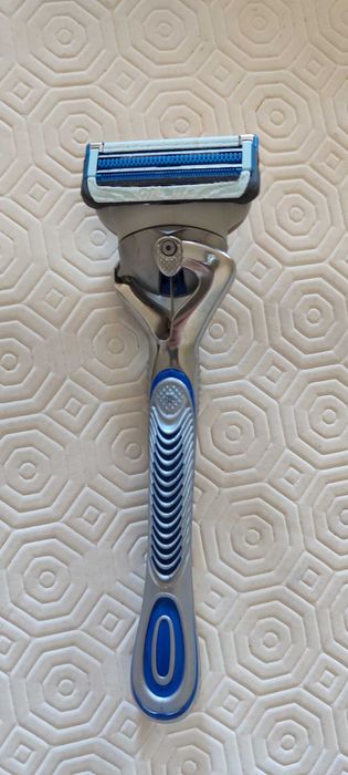Gillette SkinGuard (compatível com várias lâminas)