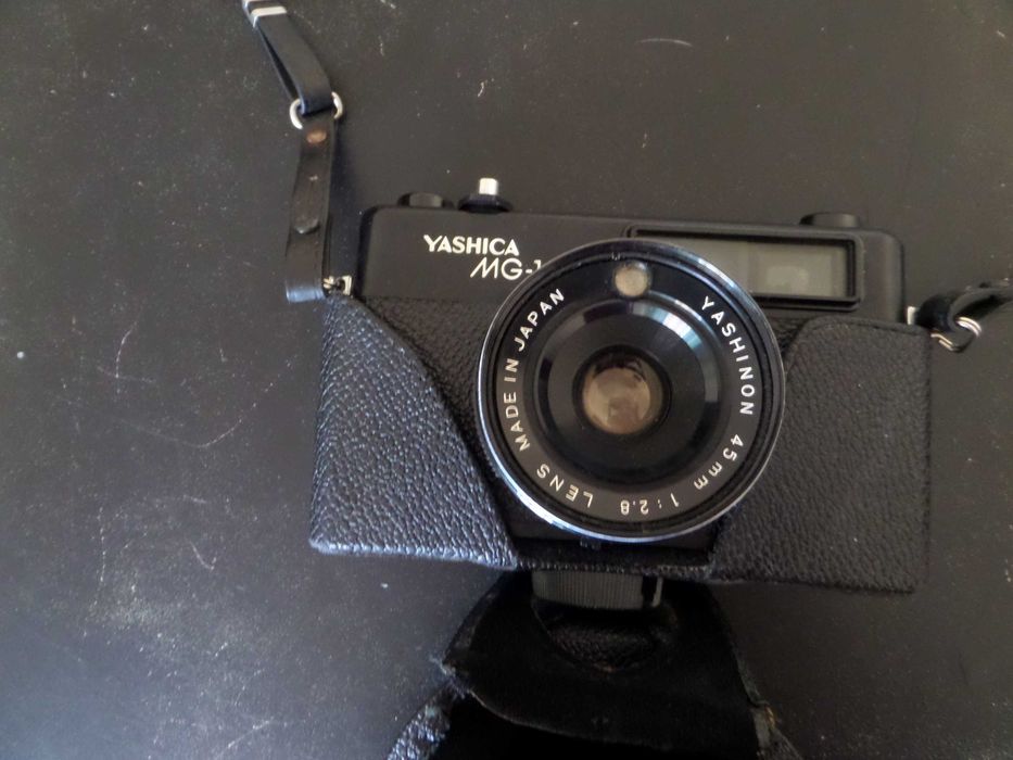 Máquina Fotográfica Analógica Vintage - Yashica MG-1 35mm