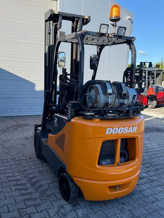 Wózek widłowy Doosan triplex 2017 rok. perfekcja 6 metrów po
