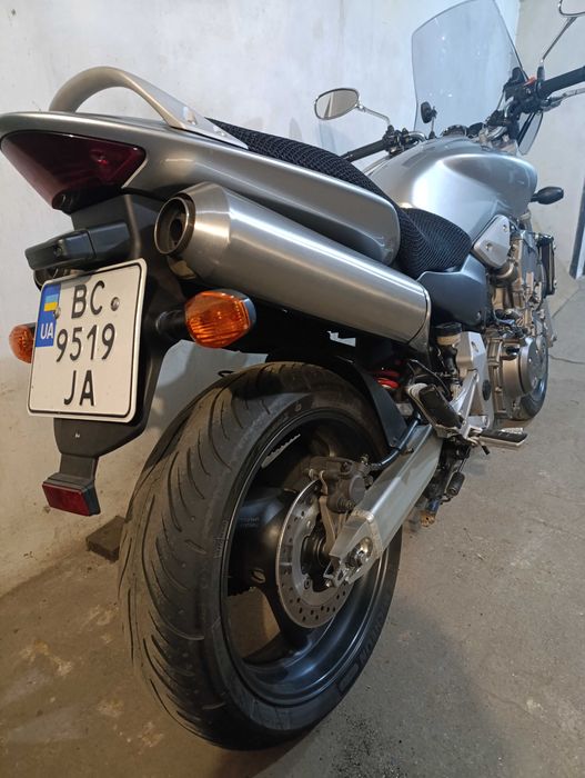 Хонда ЦБ 900ф 2004 рік