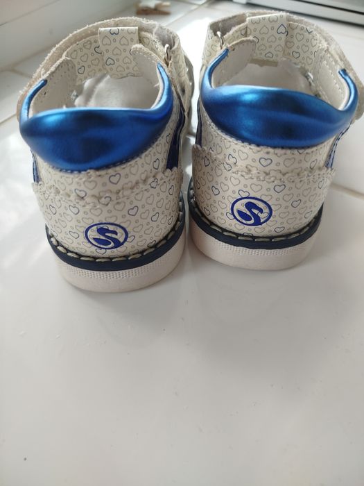 Босоніжки шкіряні дитячі 26 розмір