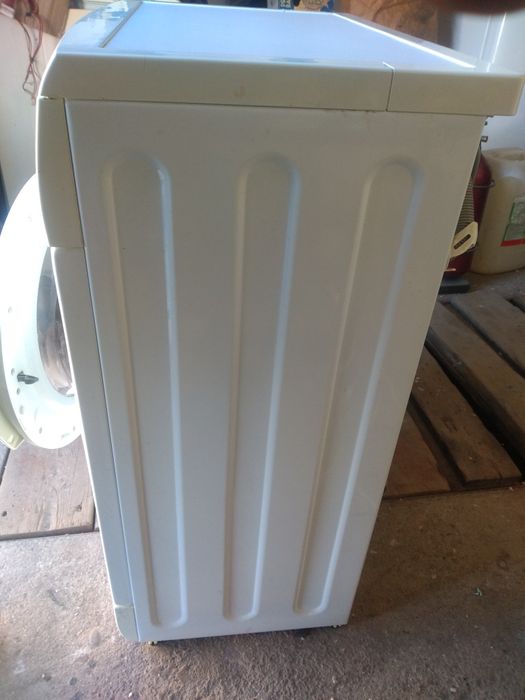 Продам стиральную машину 5кг.