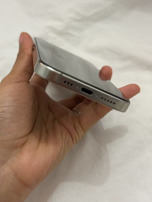 iPhone 15 Pro – 128GB (eSIM) Excelente Estado