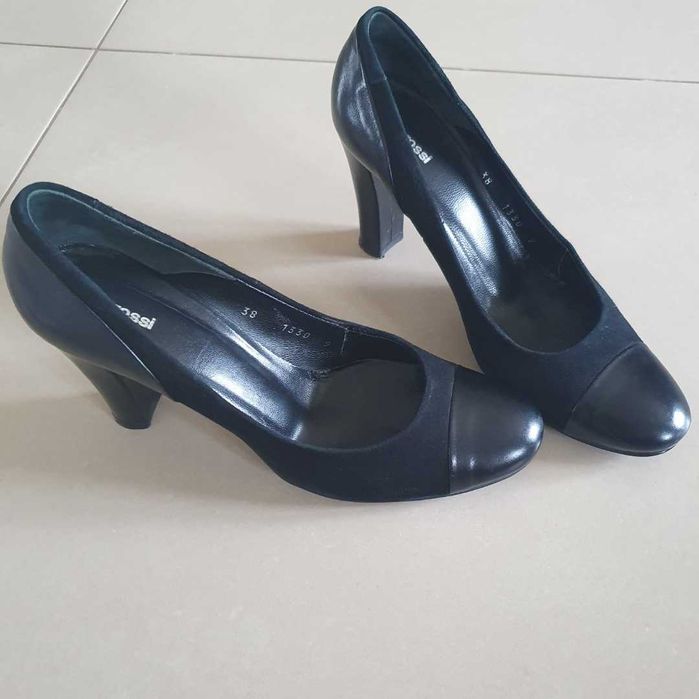 Buty damskie na obcasie