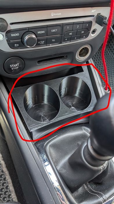 Вставка-подстаканник для Renault Megane3