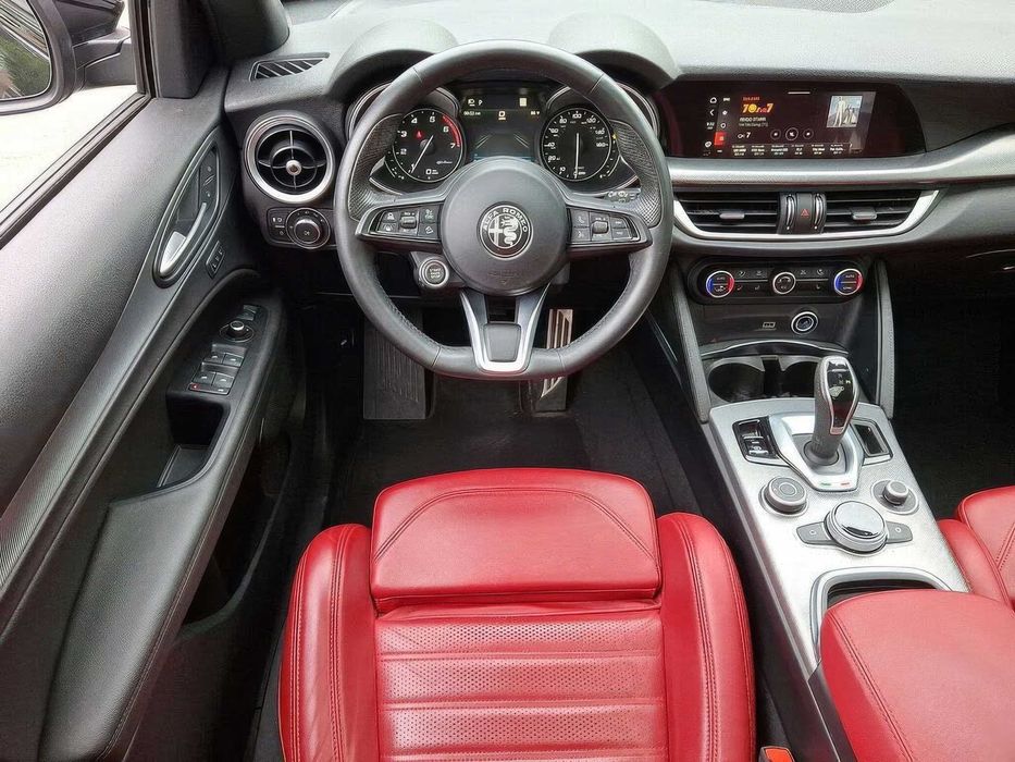 Alfa Romeo Stelvio Veloce      2023