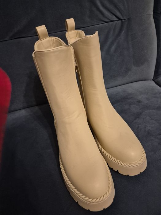 Nowe buty lekko ocieplane 40