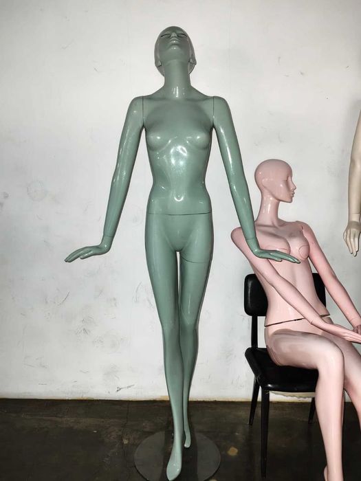 Manequim feminino corpo inteiro + base