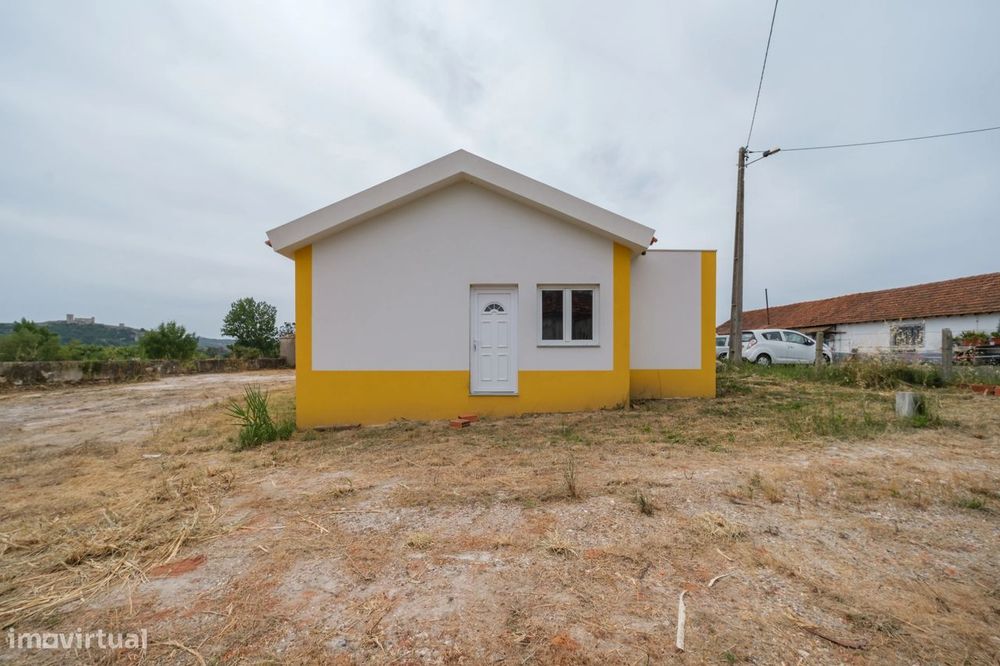Moradia para Reabilitar com Projeto Aprovado em Óbidos