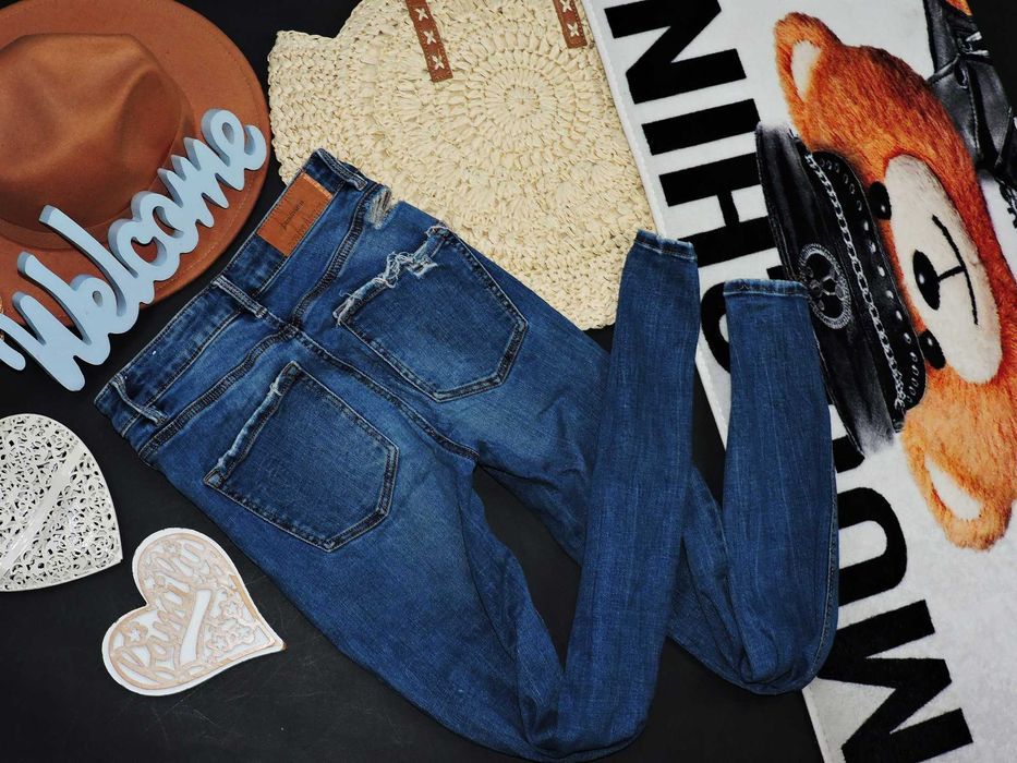 Stradivarius Spodnie rurki dziury denim S