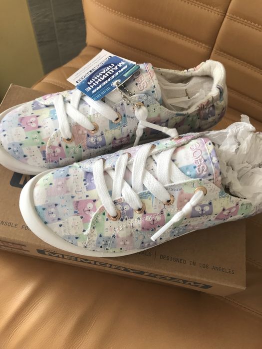 Продам НОВІ макасіни кеди кроссівки з принтом котиків Skechers р 37