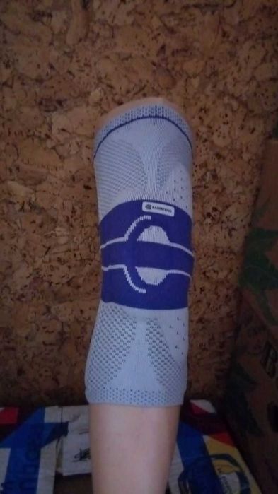 Наколінник Bauerfeind GenuTrain A3, бандаж, ортез динамічний