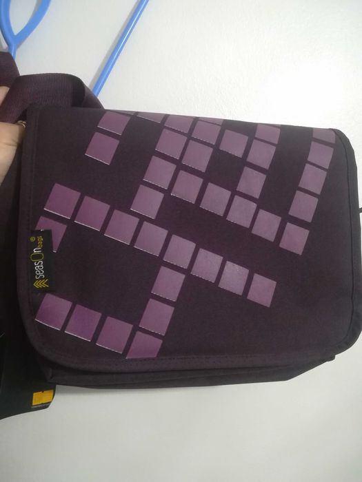 Versatile Envelope-Style Luggage