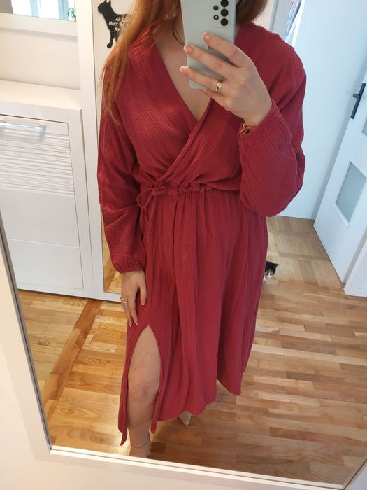 Bawełniana muślinowa sukienka malinowa midi