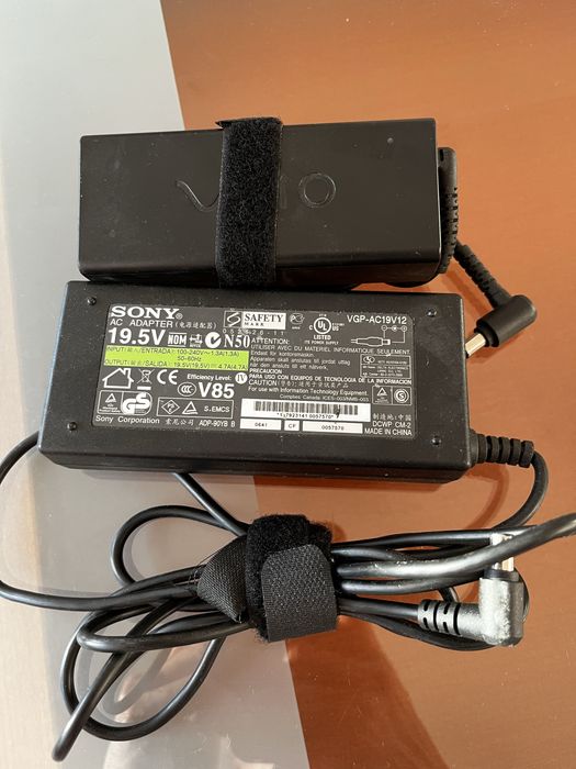 блок живлення Toshiba (модель ADP-45XH)/живлення Sony VGP-AC19V12/