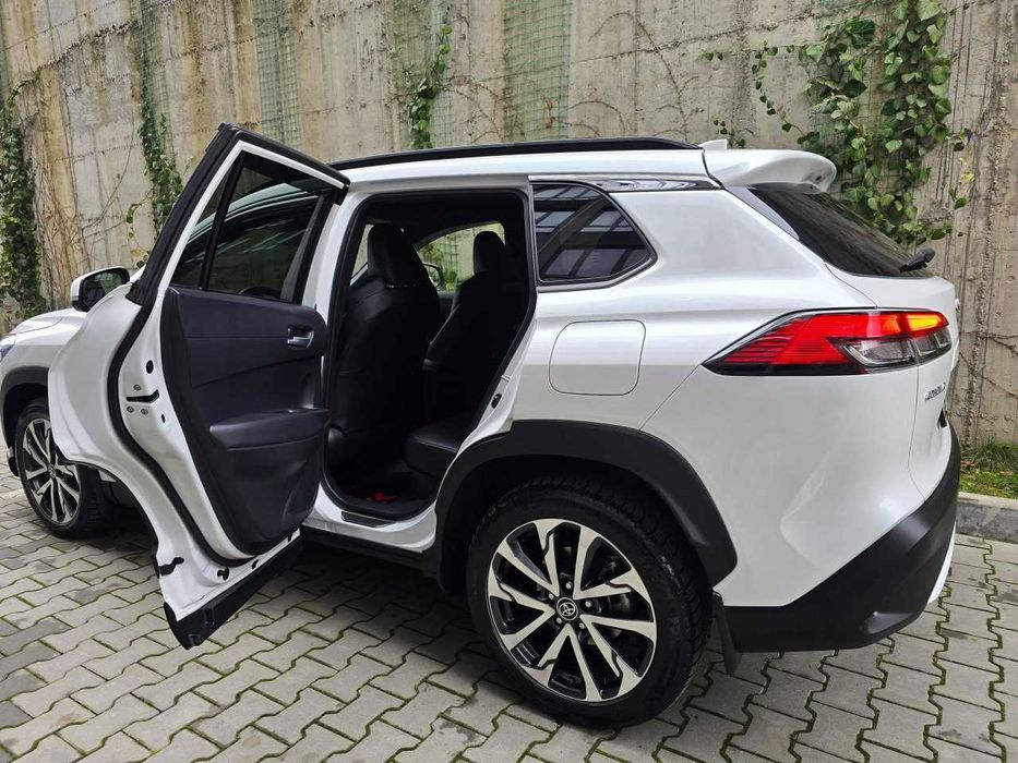 Продам  Toyota Corolla Cross 2024. Можна в розстрочку, під викуп.