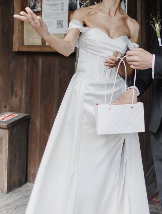 Продам весільну сукню 2в1