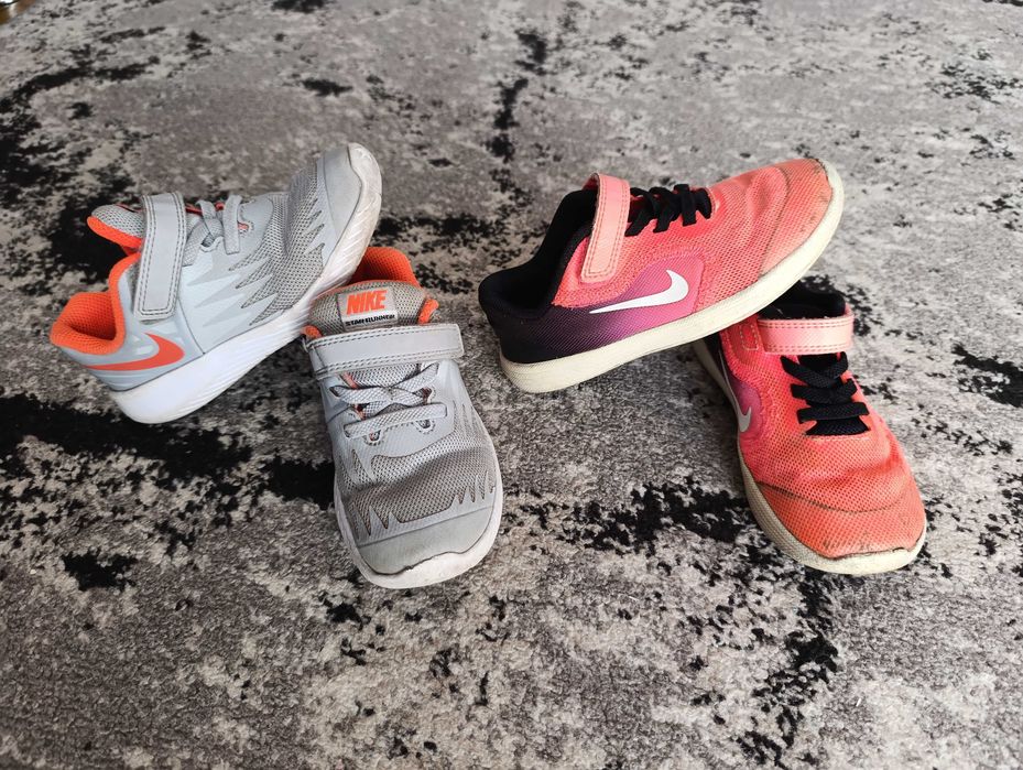 Кросівки nike для дівчаток.