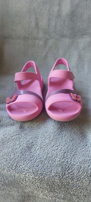 Sandałki dziewczęce Crocs