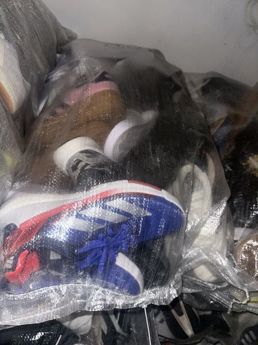 Африка спорт.  Кросівки третього сорту.