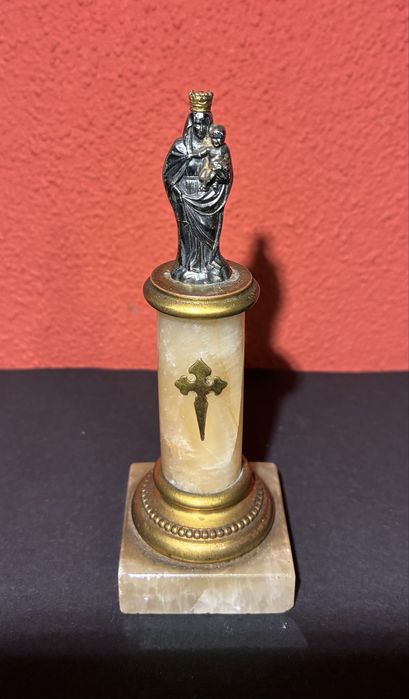 Nossa Senhora do Pilar em Prata base em mármore e metal dourado