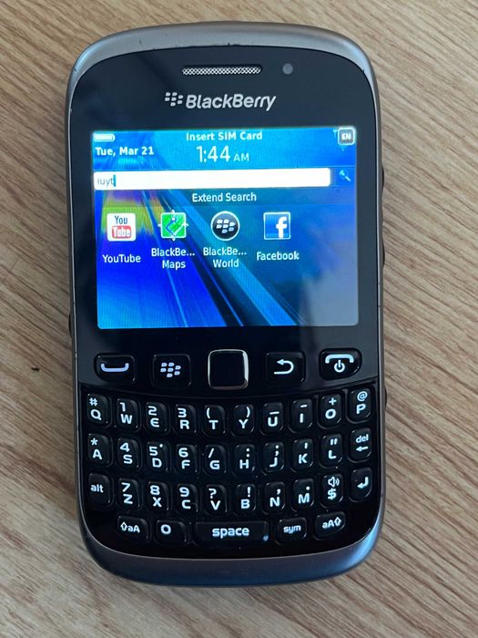 BlackBerry Curve 9320