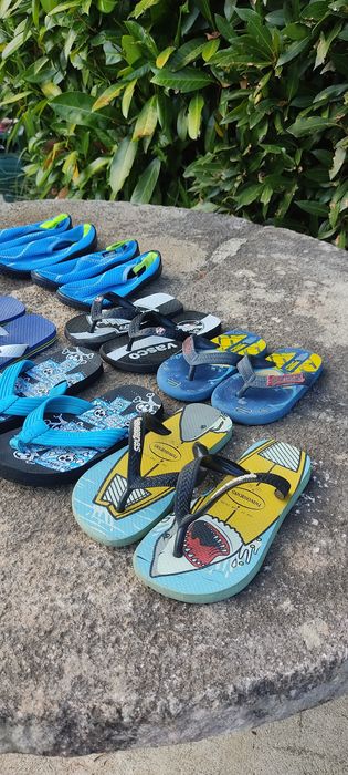Chinelos e sapatos para água criança vários tamanhos e marcas