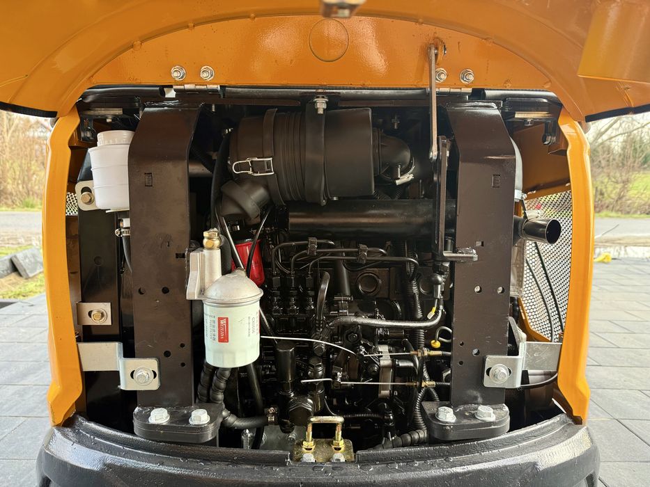 Minikoparka 1,8T NOWA, Diesel 25KM - Skrętne Ramię - 3 Łyżki - FV23!!!