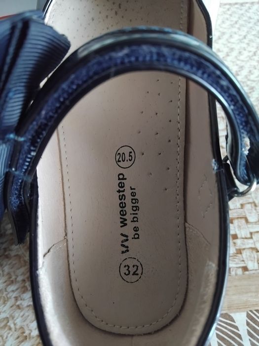 Туфлі лаковані на дівчинку