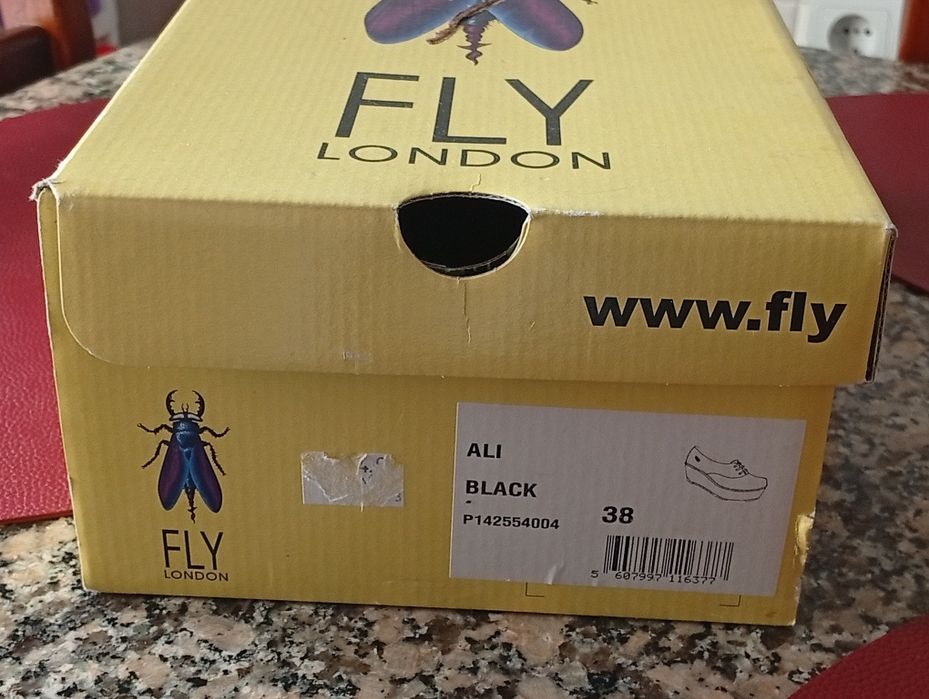 Sapatos senhora  Fly London 38