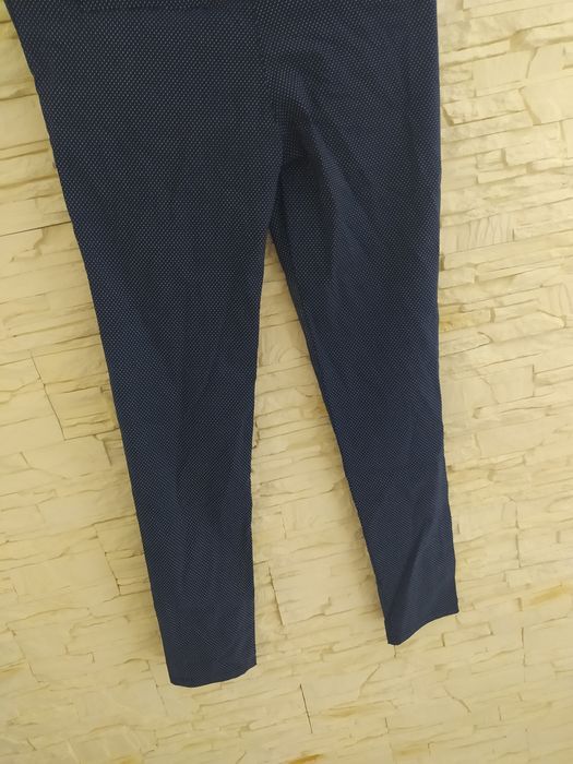 Spodnie eleganckie granatowe w kropki 34