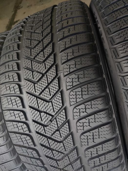 Шини зимові 2шт r21 275 35 Pirelli Sottozero³ низькопрофільні
