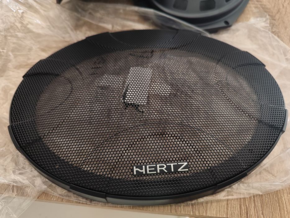 Colunas ovais hertz novas 40€ para despachar