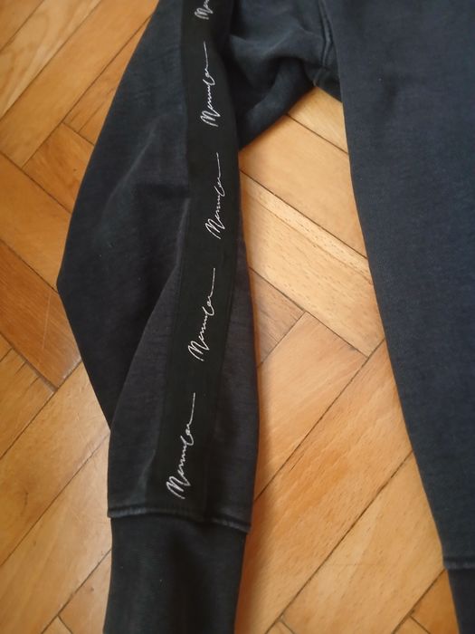 Bluza dresowa czarna z małym napisem L Mennace