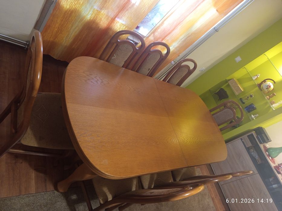 Stół w okleinie dębowy+8 krzesła komplet