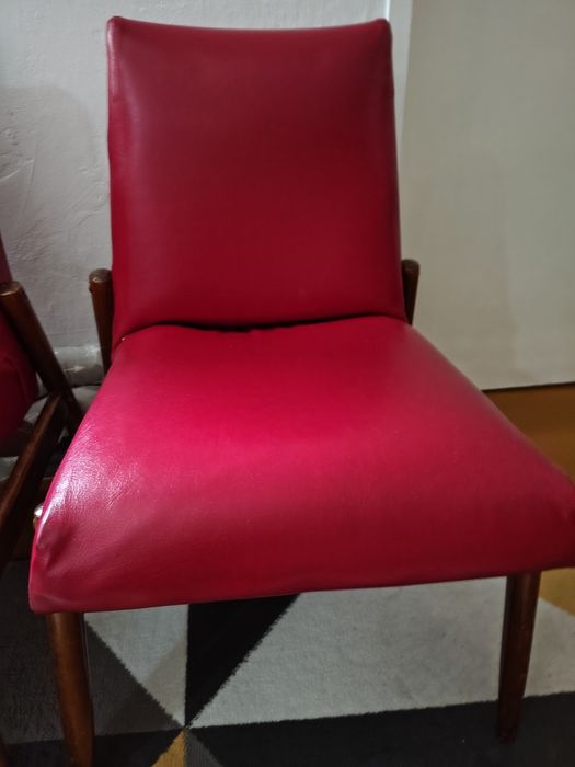 Krzesła w stylu PRL