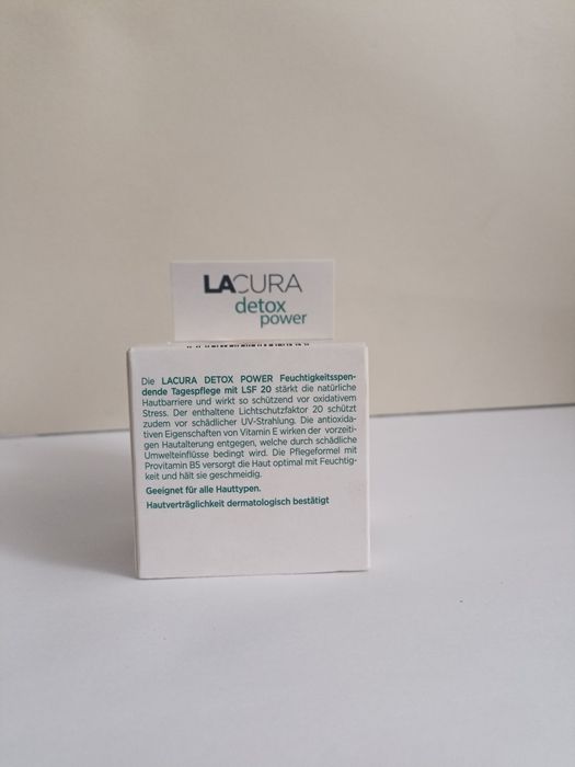 Якісна косметика для обличчя та декольте від бренду LACURA