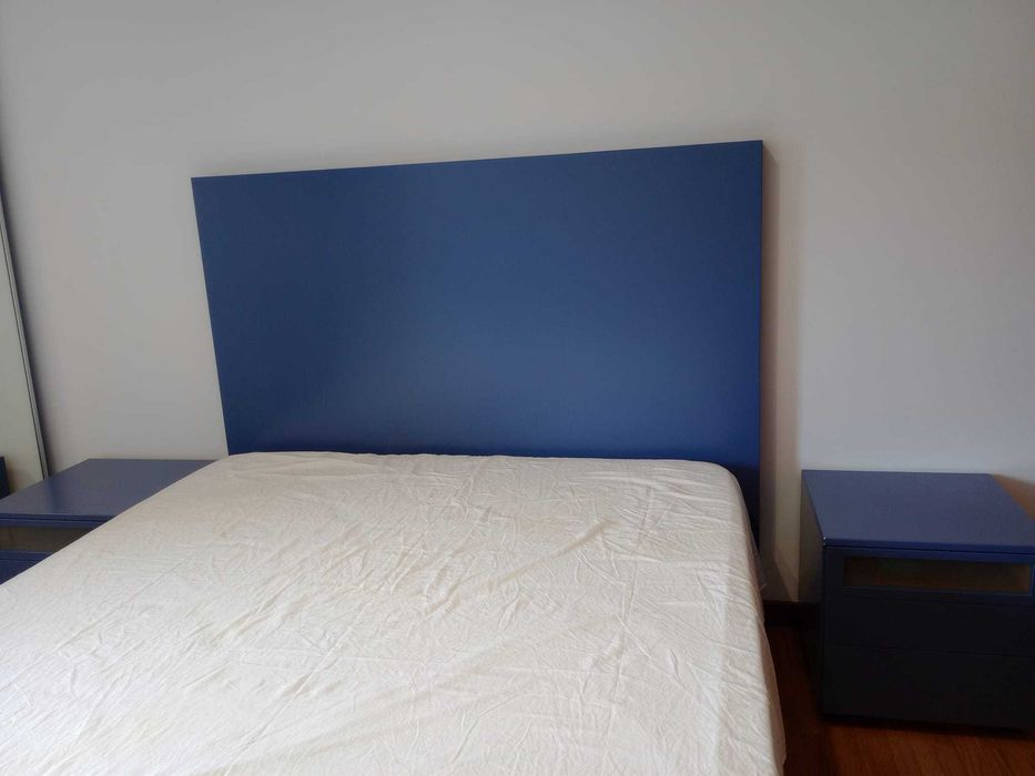 Conjunto de quarto cómoda, roupeiro, cabeceira e mesinhas de cabeceira