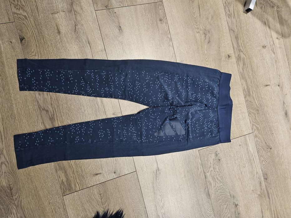 Granatowe legginsy Adidas