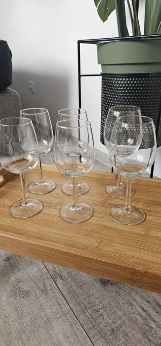 Kieliszki do wina 4szt +2szt