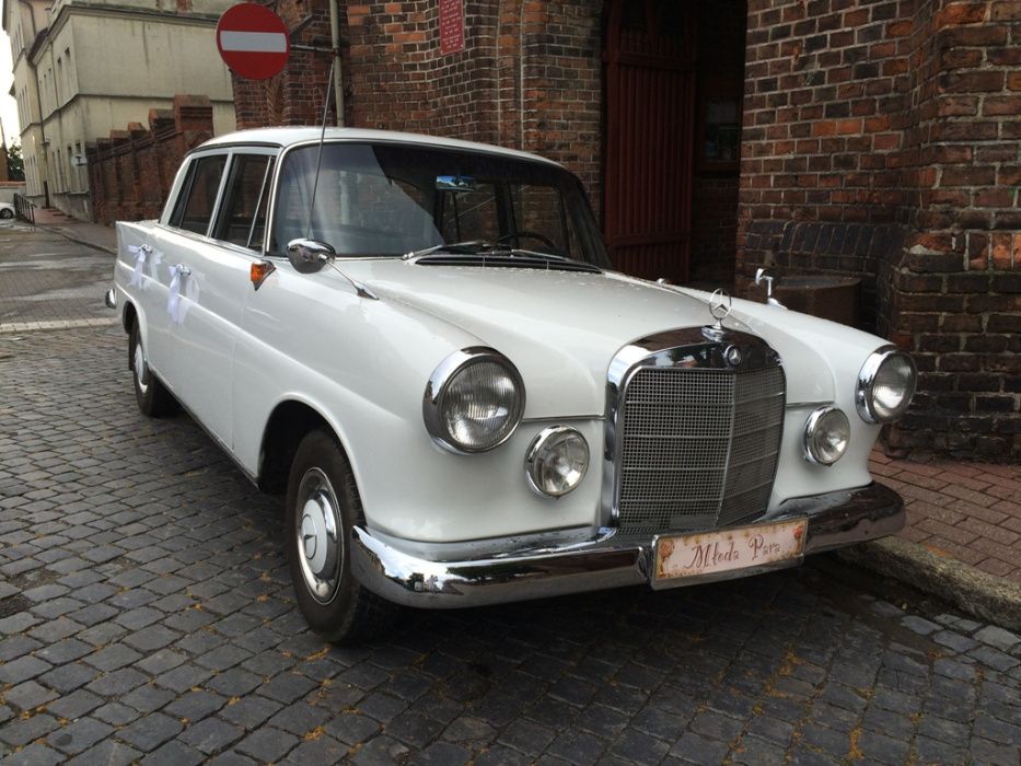 Zabytkowe auto do ślubu wynajem przepiękny Mercedes Skrzydlak klasyk