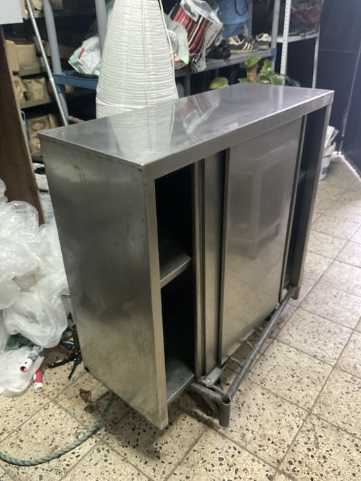Armario inox , p louca , pratos , copos