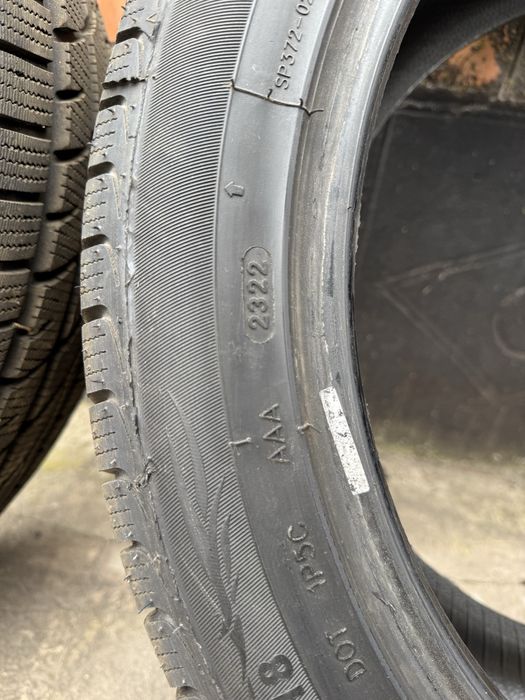 Зимова гума 235/45/18  22 року Відкатав пів сезону