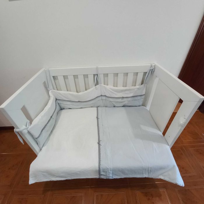Vende-se berço de boa qualidade com o Kit Cosleep