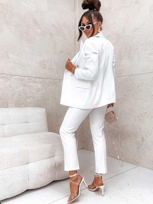 Kompletny żakiet guziki złote podszewka z kieszeniami